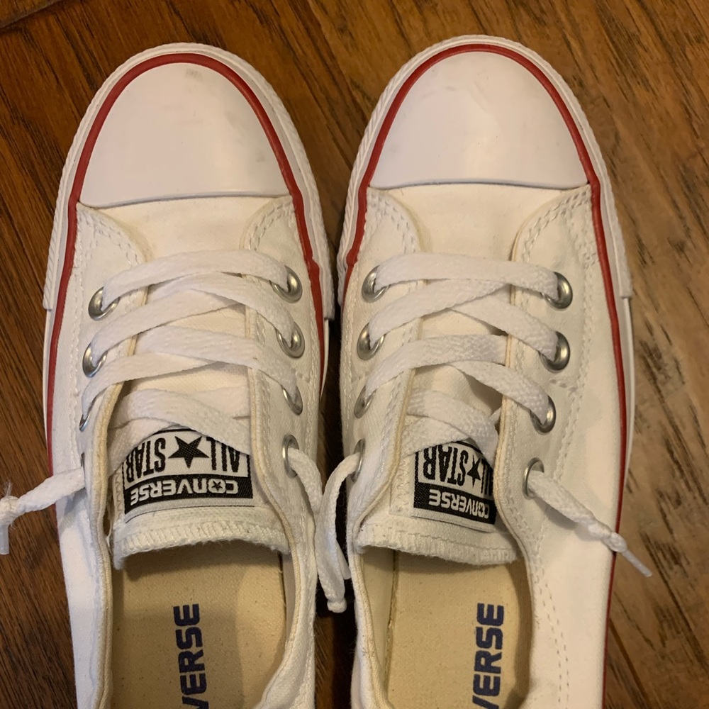 Chuck Taylor Shoreline Womens Sneakers.